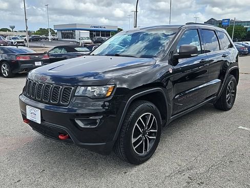 Used 2020 Jeep Grand Cherokee Trailhawk AWD/4WD image 3