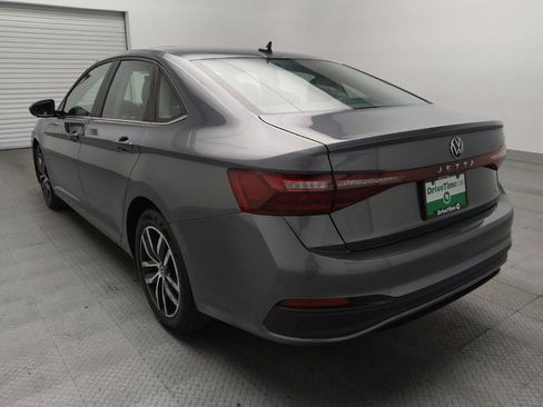 Used 2025 Volkswagen Jetta SE FWD image 5