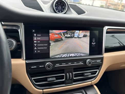 Used 2019 Porsche Macan AWD/4WD image 19