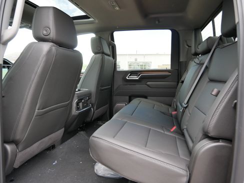 New 2026 GMC Sierra 3500 Denali w/ Denali Reserve Package AWD/4WD image 12