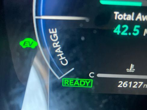 Used 2025 Toyota Camry XLE FWD image 17
