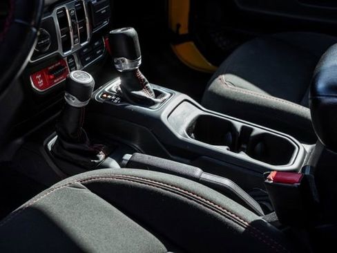 Used 2021 Jeep Wrangler Unlimited Rubicon AWD/4WD image 25