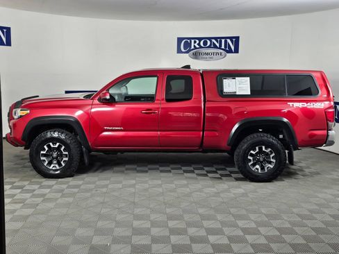 Used 2016 Toyota Tacoma TRD Off-Road AWD/4WD image 28