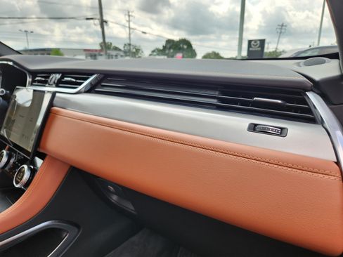Certified 2026 Jaguar F-PACE R-Dynamic S AWD/4WD image 17