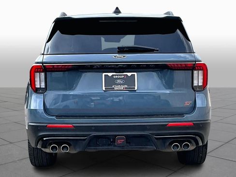Used 2025 Ford Explorer ST image 7