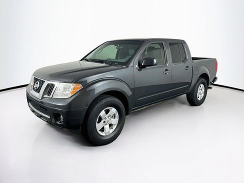 Used 2012 Nissan Frontier SV RWD image 3