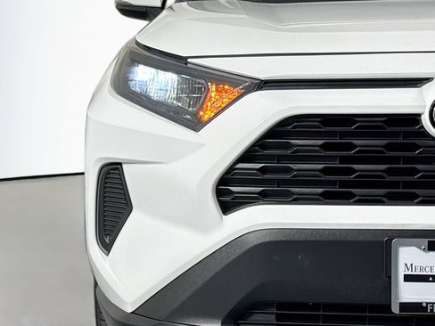 Used 2019 Toyota RAV4 LE w/ Carpet Mat Package image 13