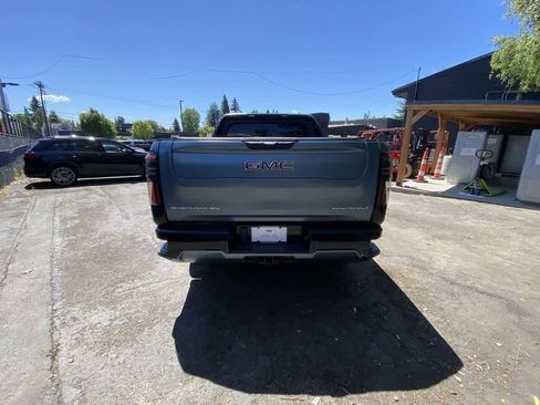 Used 2025 GMC Sierra EV Denali AWD/4WD image 5