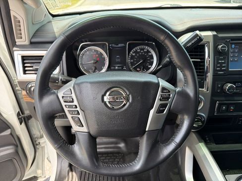 Used 2018 Nissan Titan SL AWD/4WD image 26