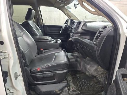 Used 2020 RAM 2500 Tradesman w/ Chrome Appearance Group RWD image 5