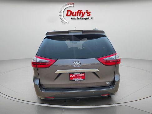 Used 2020 Toyota Sienna XLE Premium AWD/4WD image 23