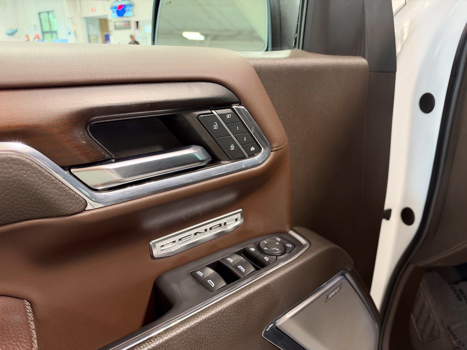 Used 2024 GMC Sierra 1500 Denali AWD/4WD image 12