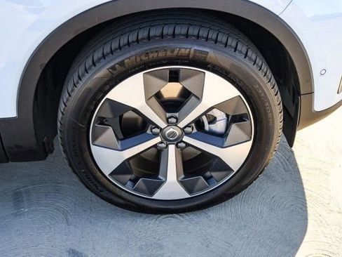 New 2026 Volvo XC40 B5 Plus w/ Protection Package Premier image 9