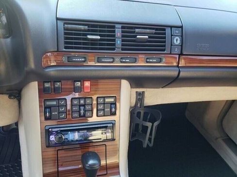 Used 1993 Mercedes-Benz 300 SD Sedan image 17