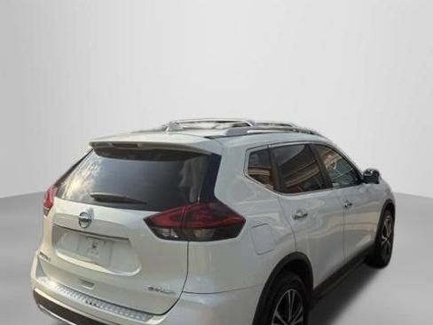 Certified 2020 Nissan Rogue SV w/ Sun & Sound Touring Package AWD/4WD image 4