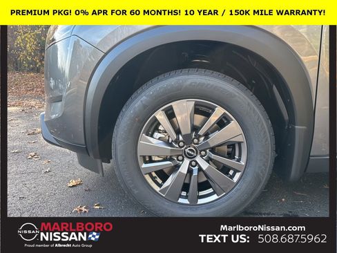 New 2025 Nissan Pathfinder SV w/ SV Premium Package image 11