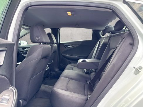 Used 2025 Chevrolet Malibu LT FWD image 9