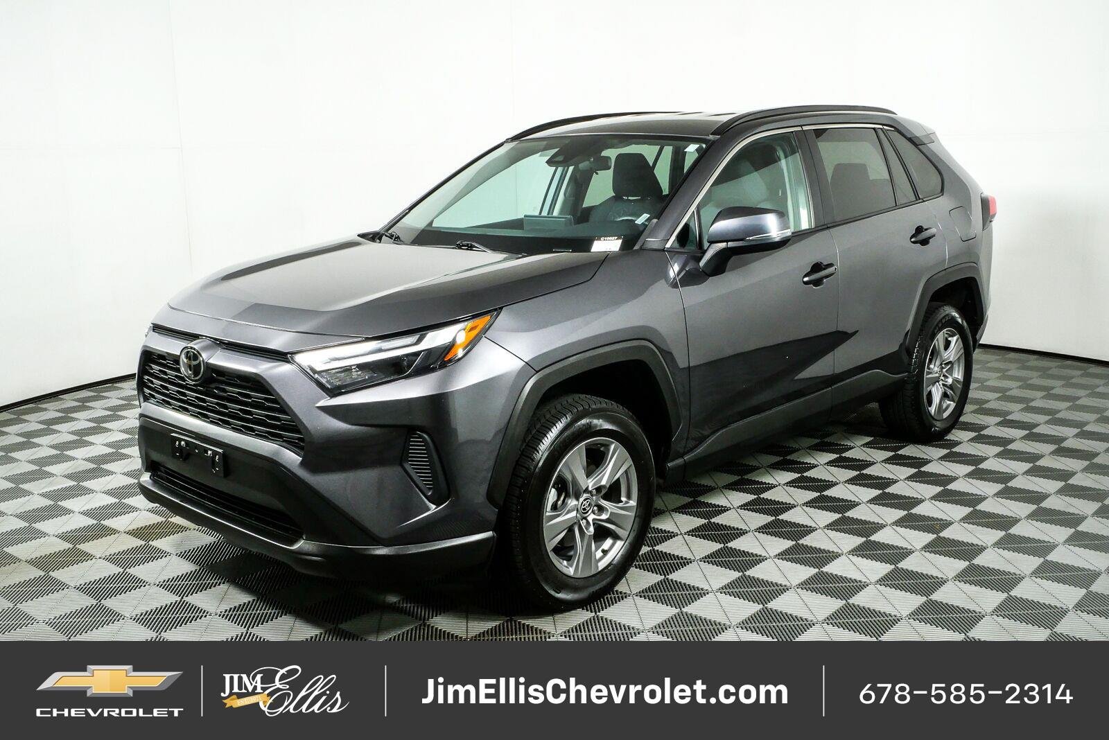 Used 2024 Toyota RAV4 XLE FWD image 24