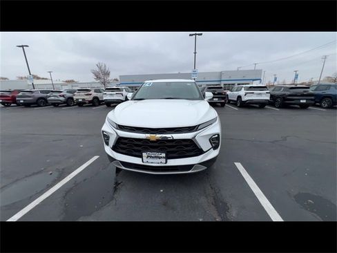 Certified 2024 Chevrolet Blazer LT w/ Convenience Package image 3