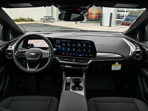 New 2026 Chevrolet Equinox EV LT image 11