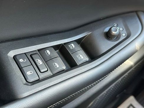 Used 2022 Jeep Grand Cherokee Limited 4xe w/ Luxury Tech Group II image 19