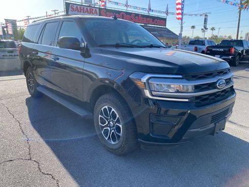 Used 2024 Ford Expedition Max XLT image 3