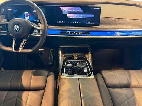 Used 2025 BMW 760i xDrive AWD/4WD image 11