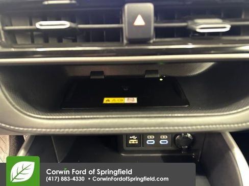 Used 2024 Toyota Highlander XLE image 30