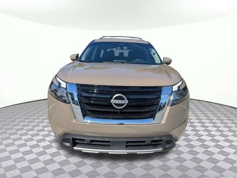 Used 2024 Nissan Pathfinder Platinum w/ Cargo Package FWD image 9