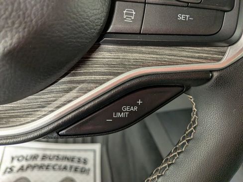 Used 2022 Jeep Wagoneer Series III image 23