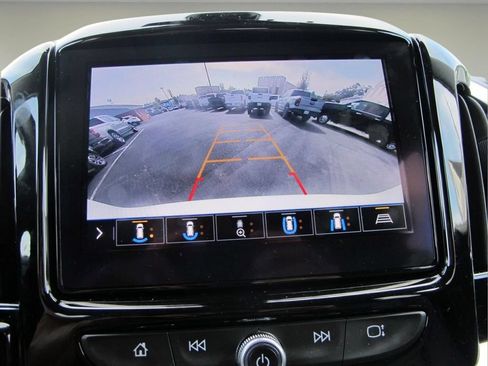 Used 2021 Chevrolet Traverse LT w/ LT Premium Package FWD image 18