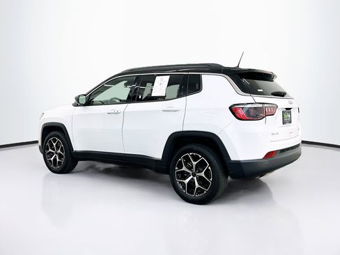 Used 2025 Jeep Compass Limited image 5