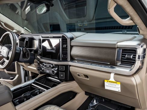 Used 2026 Ford F250 Platinum w/ Platinum Plus Package AWD/4WD image 18