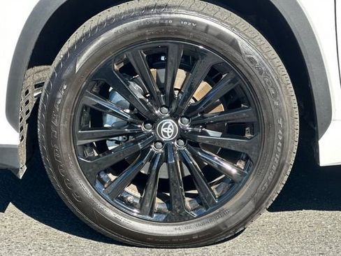 Certified 2025 Toyota Highlander XSE image 35