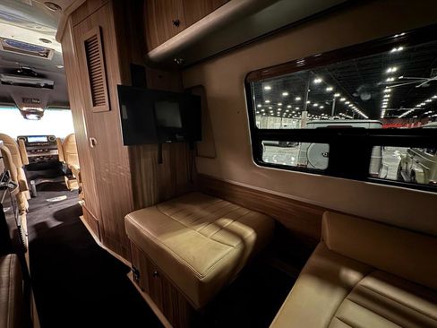 Used 2022 Mercedes-Benz Sprinter 3500 image 13