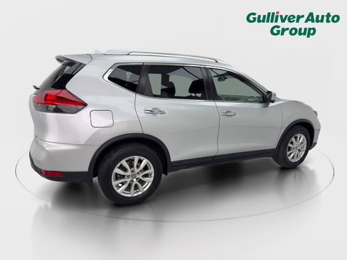 Used 2017 Nissan Rogue SV w/ SV Premium Package image 9