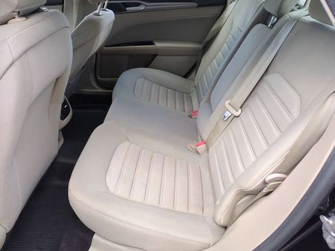 Used 2020 Ford Fusion SE FWD image 25