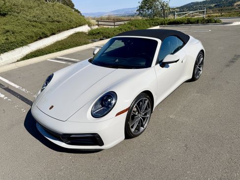 Used 2022 Porsche 911 Carrera image 32