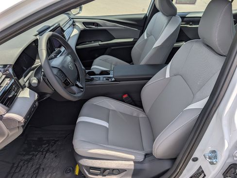 Used 2026 Toyota Camry SE image 2