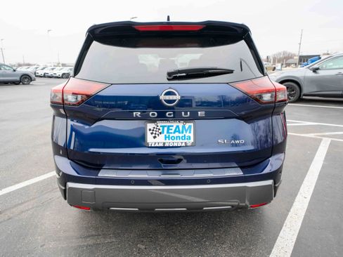 Used 2024 Nissan Rogue SL image 5