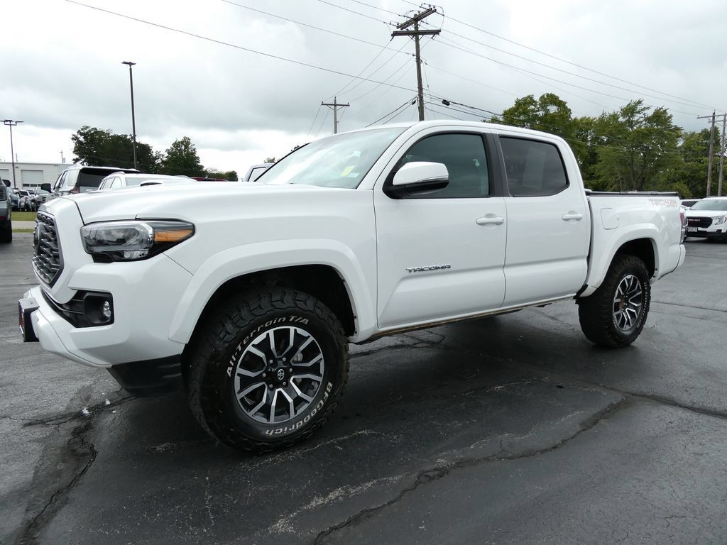 Used 2023 Toyota Tacoma TRD Sport w/ TRD Premium Sport Package AWD/4WD image 9