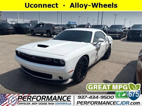 Used 2022 Dodge Challenger GT RWD image 1