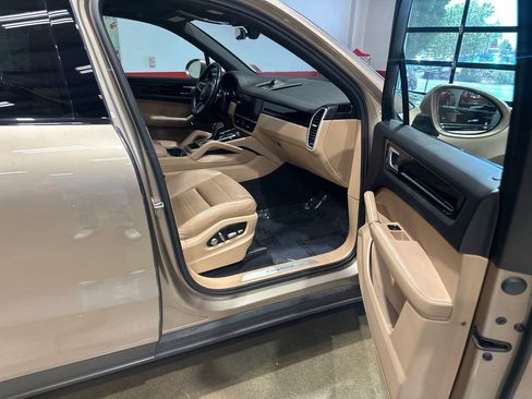 Used 2019 Porsche Cayenne AWD/4WD image 83