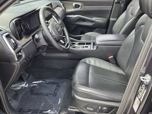 Used 2022 Kia Sorento EX w/ Panoramic Sunroof Package FWD image 10