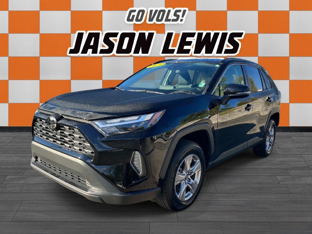 Used 2025 Toyota RAV4 XLE FWD image 7