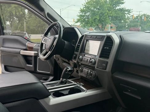 Used 2017 Ford F150 Lariat w/ Equipment Group 502A Luxury AWD/4WD image 12
