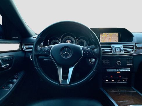 Used 2016 Mercedes-Benz E 350 4MATIC Sport Wagon image 11