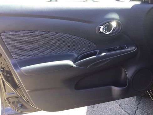 Used 2015 Nissan Versa w/ SL Tech Package FWD image 13