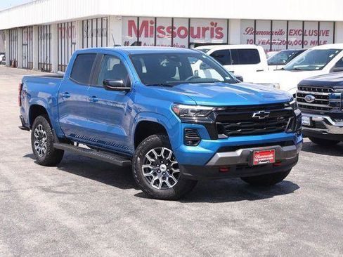 Used 2023 Chevrolet Colorado Z71 w/ Advanced Trailering Package AWD/4WD image 2