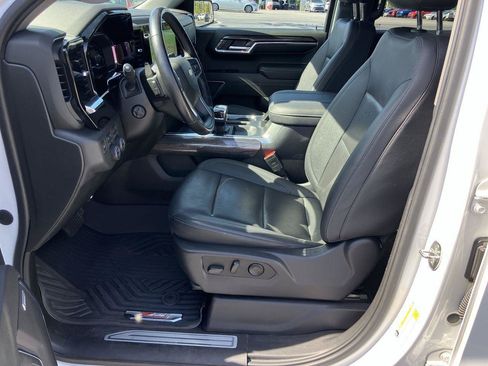 Used 2023 Chevrolet Silverado 1500 LTZ AWD/4WD image 16